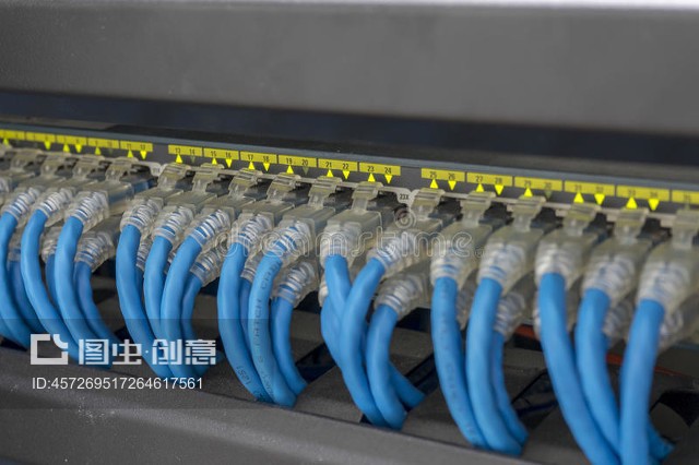 网络设备核心 交换机枢纽与电缆的协同作用